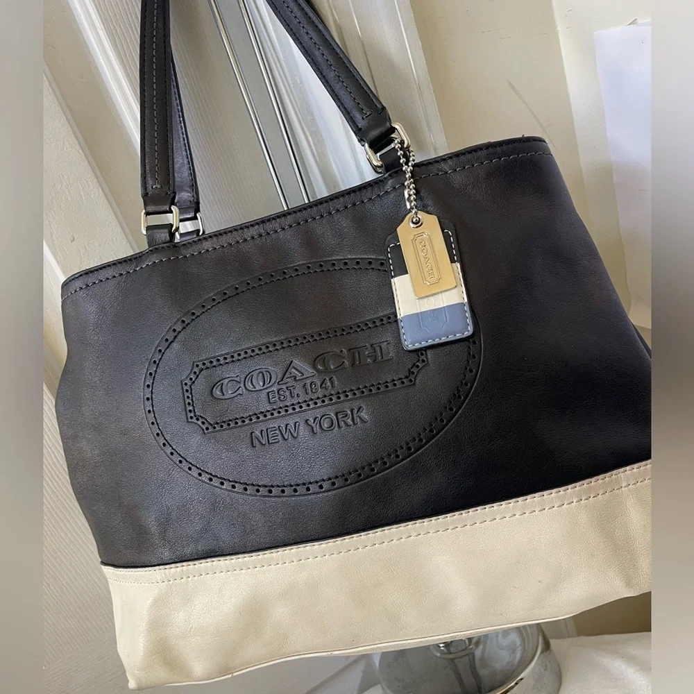 Coach Hampton Weekend color block leather tote bag - Picture 2 of 15